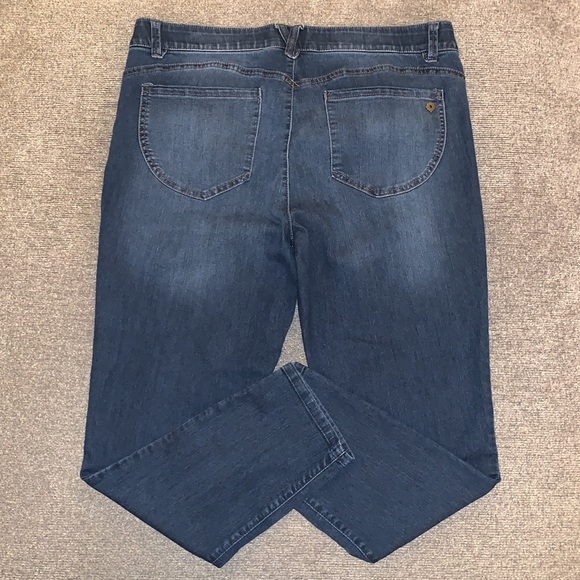 Democracy Jeans - Picture 2 of 7